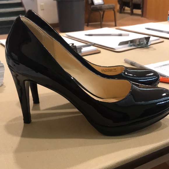 Cole Haan black patent size 9 EUC - Picture 2 of 5